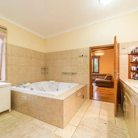 Villa - Wellness, Pool, Jacuzzi, Sauna, Garden, Terraces *
