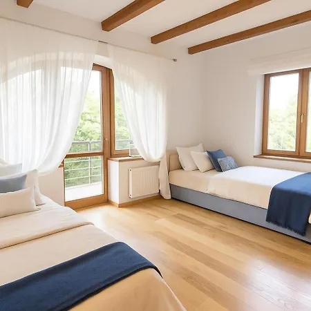 - Wellness, Pool, Jacuzzi, Sauna, Garden, Terraces * Praha